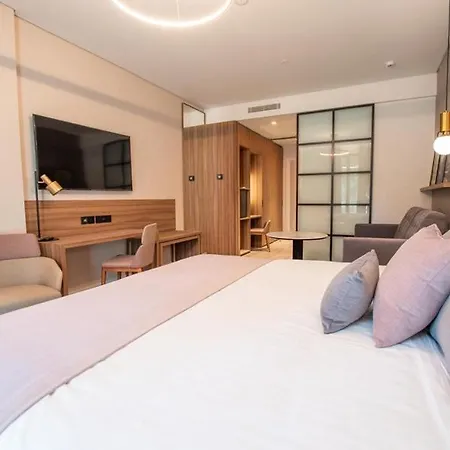 Giralda Center Hotel 4*